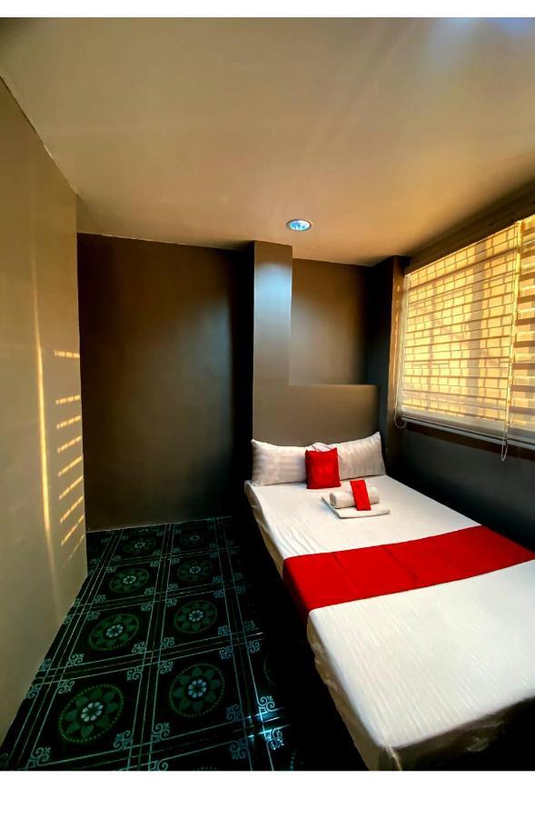 Oyo 104 Manila Venetian Hotel Bagian luar foto